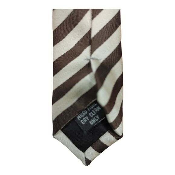 MEN'S ST. PATRICK BROWN/IVORY THIN DIAGONAL STRIPE TIE & POCKET SQUARE SET. - Picture 4 of 4